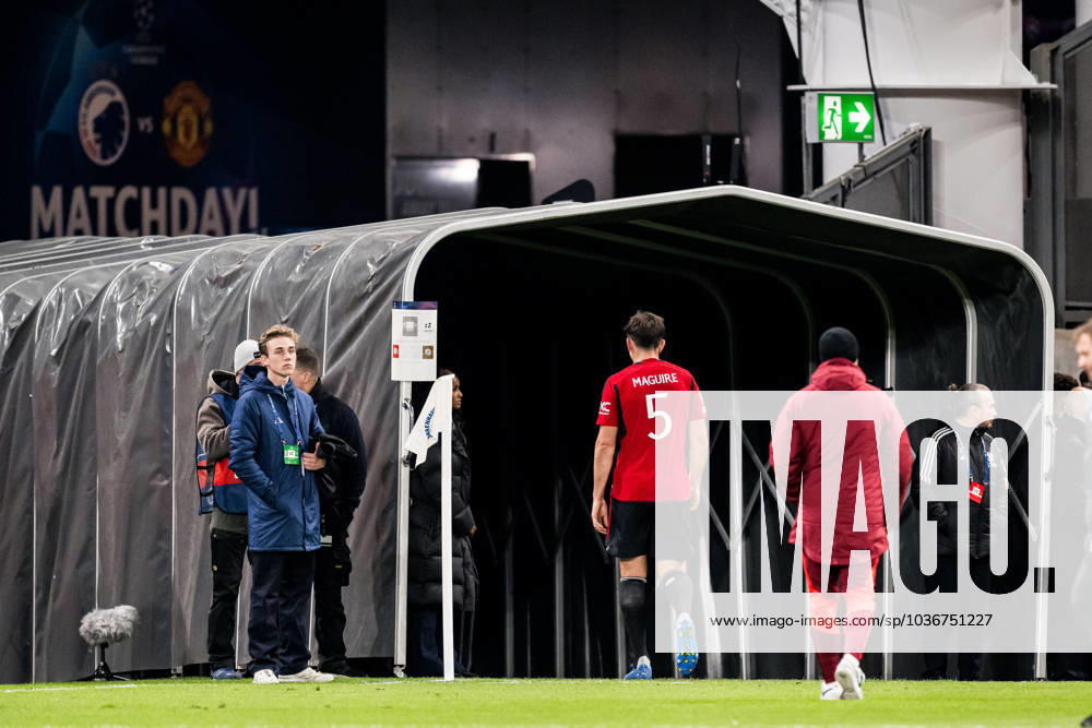 Harry Maguire of Manchester United, ManU looks dejected after the UEFA Champions League football match between FC Copenhagen and Manchester United on November 8, 2023 in Copenhagen. Photo: Petter Arvidson BILDBYRAN kod PA PA0685 fotboll football soccer fotball champions league fc copenhagen manchester united bbeng depp