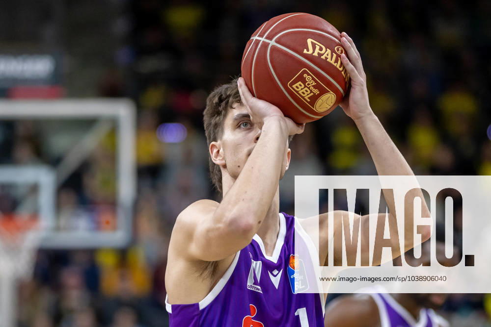 Oldenburg, Niedersachsen, DEU, 13.01.2024, Zachary Ensminger (BG Göttingen). EWE Baskets Oldenburg vs. BG Göttingen. 1. Basketball-Bundesliga Saison 2023 2024, 16. Spieltag, Grosse EWE Arena. EWE Baskets Oldenburg vs. BG Göttingen