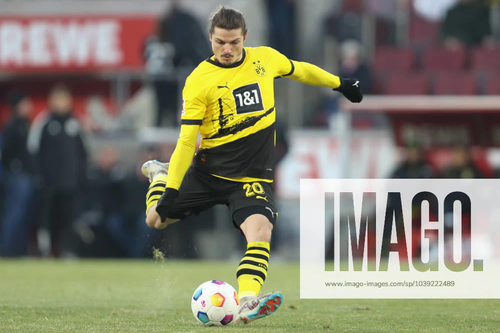 Marcel Sabitzer (Borussia Dortmund) in Aktion, am Ball, Einzelaktion, 1. Bundesliga, 1. FC Koeln vs Borussia Dortmund - 1.Bundesliga, RheinEnergieStadion, 20.01.2024, Koeln, Deutschland. 1. FC Koeln vs Borussia Dortmund - 1.Bundesliga - 1. Bundesliga