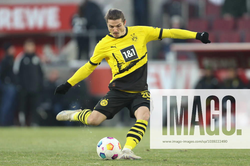 Marcel Sabitzer (Borussia Dortmund) in Aktion, am Ball, Einzelaktion, 1. Bundesliga, 1. FC Koeln vs Borussia Dortmund - 1.Bundesliga, RheinEnergieStadion, 20.01.2024, Koeln, Deutschland. 1. FC Koeln vs Borussia Dortmund - 1.Bundesliga - 1. Bundesliga