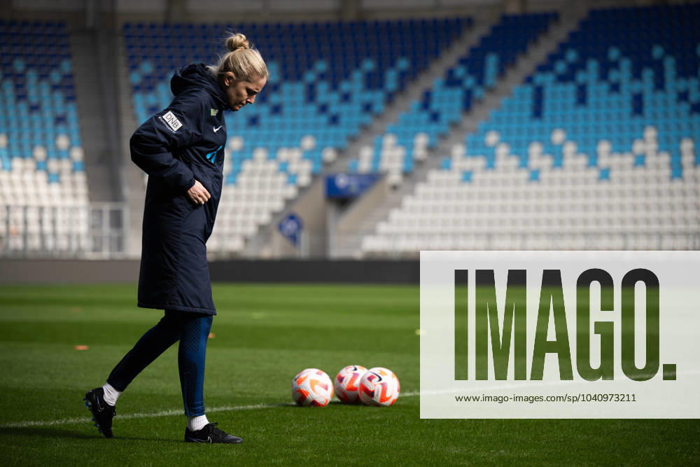 Head coach Gemma Grainger of the Norwegian women s national football team during a training session on February 22, 2024 in Osijek. Photo: Maxim Thorà BILDBYRAN kod MT MT0539 fotboll football soccer fotball nations league uefa womens nations league träning practice training norge norway dam bbeng