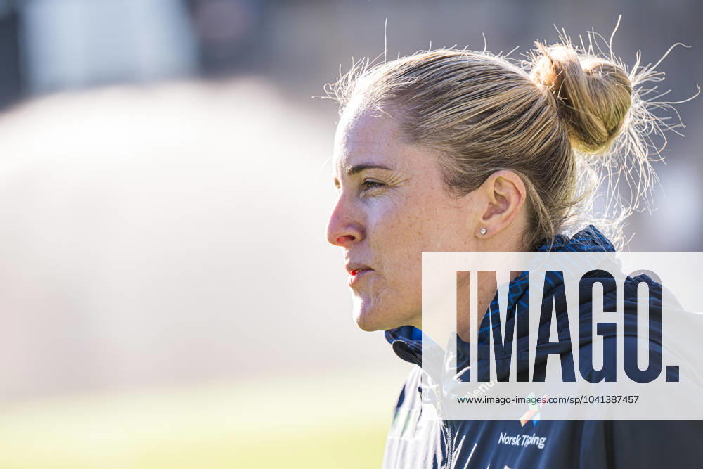 Head coach Gemma Grainger of the Norwegian women s national football team during a press conference, PK, Pressekonferenz on February 26, 2024 in Stavanger. Photo: Marius Simensen BILDBYRAN COP 238 bbeng dam football fotball fotboll norge norway press conference pressekonferanse soccer uefa women s nations league