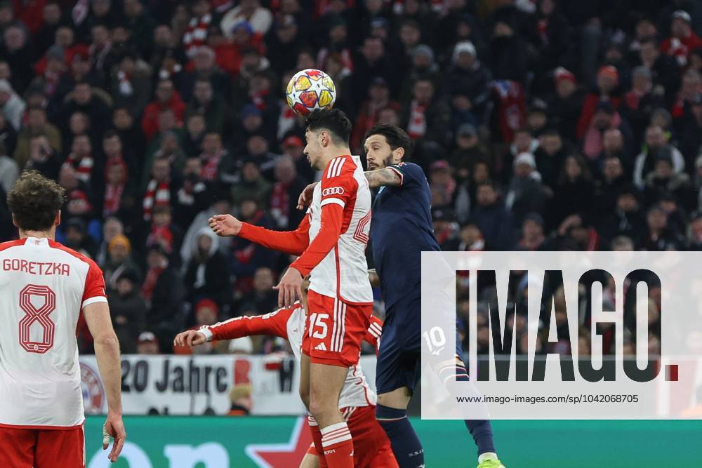 Im Zweikampf, Aktion, mit Alexandar Pavlovic 45 (FC Bayern Muenchen), Luis Alberto 10 (Lazio Rom), FC Bayern Muenchen vs. S. S. Lazio Rom, Champions League, Fussball, Achtelfinale, Rueckspiel, 05.03.2024 Muenchen Bayern Deutschland