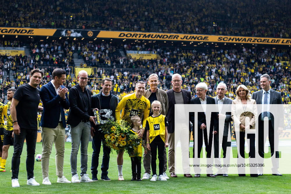 1.Fußball Bundesliga, 34.Spieltag: Borussia Dortmund - SV Darmstadt 98; 18.05.2024 Marko Reus (Borussia Dortmund, 11) bei der Verabschiedung 1.Fußball Bundesliga, 34.Spieltag: Borussia Dortmund - SV Darmstadt 98; Signal-Iduna-Park, Dortmund; 18.05.2024 DFL DFB regulations prohibit any use of photographs as image sequences and or quasi video.