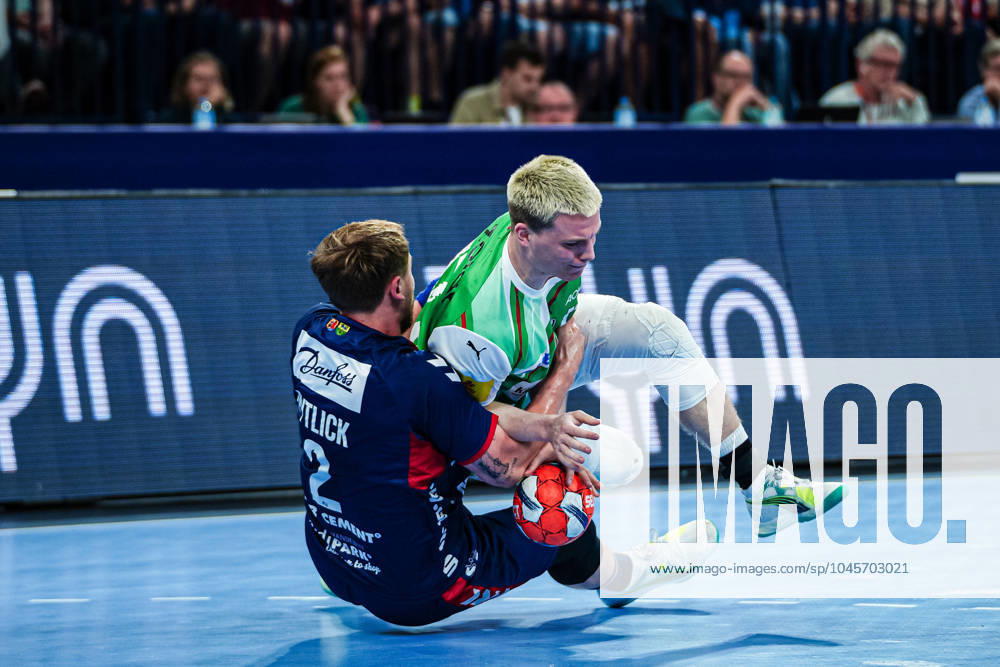 Simon Pytlick (SG Flensburg-Handewitt, 02), Nils Lichtlein (Fuechse Berlin, 17) GER, SG Flensburg-Handewitt vs. Fuechse Berlin, Handball, EHF European League, Finale, Saison 2023 2024, 26.05.2024 GER, SG Flensburg-Handewitt vs. Fuechse Berlin, Handball, EHF European League, Finale, Saison 2023 2024, 26.05.2024 Hamburg