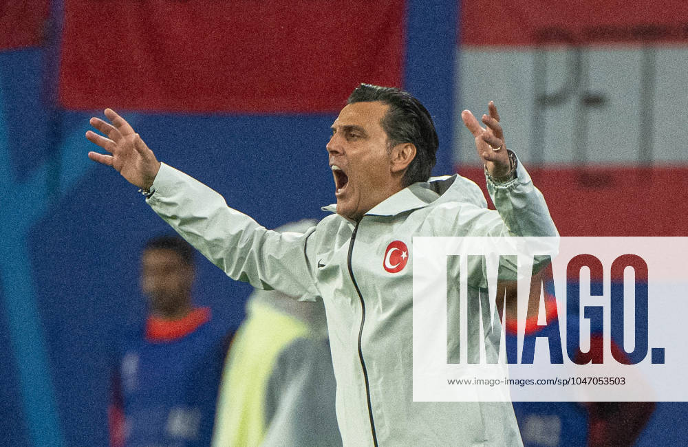 Fussball, Herren, Saison 2023 24, UEFA EURO, EM, Europameisterschaft,Fussball EM 2024, Achtelfinale in Leipzig, Österreich - Türkei, Trainer Vincenzo Montella (Türkei), 02.07. 2024,