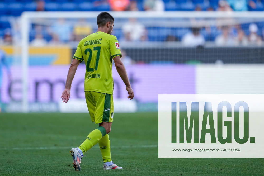 Andrej Kramaric (Hoffenheim, 27), Spieler der TSG 1899 Hoffenheim, enttäuscht schauend, Enttäuschung, Frustration, disappointed, pessimistisch, nach dem Gegentor zum 0:2, Action, Aktion, Spielszene, 10.08.2024, Sinsheim (Deutschland), Fussball, Testspiel, TSG 1899 Hoffenheim - FC Fulham, DFB DFL REGULATIONS PROHIBIT ANY USE OF PHOTOGRAPHS AS IMAGE SEQUENCES AND OR QUASI-VIDEO.