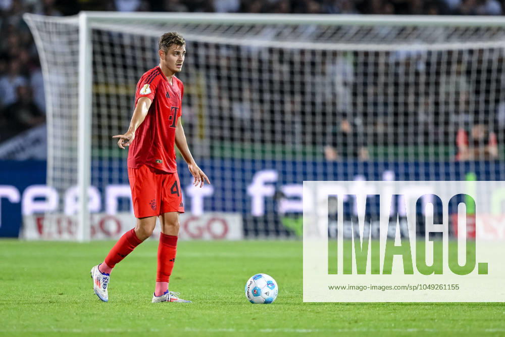 Josip Stanisic (FC Bayern Muenchen) in Aktion, am Ball, Einzelaktion waehrend des DFB-Pokal - erstrunden Spiels zwischen dem SSV Ulm 1846 Fussball und FC Bayern München im Donaustadion am 16. August 2024 in Ulm, Deutschland. (Foto von Harry Langer DeFodi Images) +++ Josip Stanisic (FC Bayern Muenchen) controls the Ball during the DFB-Pokal - First Round match between SSV Ulm 1846 Fussball and FC Bayern Muenchen at Donaustadion on August 16, 2024 in Ulm, Germany. (Photo by Harry Langer DeFodi Images) DFB DFL REGULATIONS PROHIBIT ANY USE OF PHOTOGRAPHS AS IMAGE SEQUENCES AND OR QUASI-VIDEO. (Photo by Harry Langer DeFodi Images) DFB DFL REGULATIONS PROHIBIT ANY USE OF PHOTOGRAPHS AS IMAGE SEQUENCES AND OR QUASI-VIDEO. Defodi-541_SSVFCB240816_233