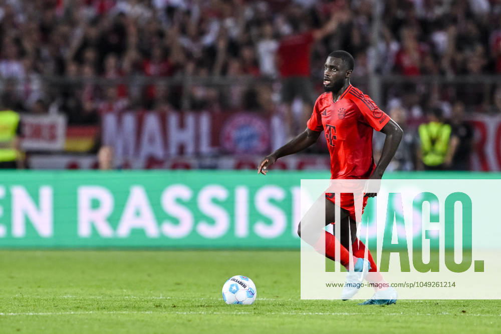 Dayot Upamecano (FC Bayern Muenchen) in Aktion, am Ball, Einzelaktion waehrend des DFB-Pokal - erstrunden Spiels zwischen dem SSV Ulm 1846 Fussball und FC Bayern München im Donaustadion am 16. August 2024 in Ulm, Deutschland. (Foto von Harry Langer DeFodi Images) +++ Dayot Upamecano (FC Bayern Muenchen) controls the Ball during the DFB-Pokal - First Round match between SSV Ulm 1846 Fussball and FC Bayern Muenchen at Donaustadion on August 16, 2024 in Ulm, Germany. (Photo by Harry Langer DeFodi Images) DFB DFL REGULATIONS PROHIBIT ANY USE OF PHOTOGRAPHS AS IMAGE SEQUENCES AND OR QUASI-VIDEO. (Photo by Harry Langer DeFodi Images) DFB DFL REGULATIONS PROHIBIT ANY USE OF PHOTOGRAPHS AS IMAGE SEQUENCES AND OR QUASI-VIDEO. Defodi-541_SSVFCB240816_343
