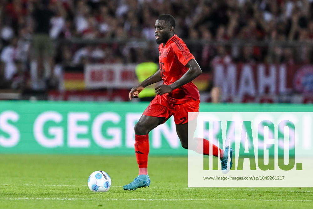 Dayot Upamecano (FC Bayern Muenchen) in Aktion, am Ball, Einzelaktion waehrend des DFB-Pokal - erstrunden Spiels zwischen dem SSV Ulm 1846 Fussball und FC Bayern München im Donaustadion am 16. August 2024 in Ulm, Deutschland. (Foto von Harry Langer DeFodi Images) +++ Dayot Upamecano (FC Bayern Muenchen) controls the Ball during the DFB-Pokal - First Round match between SSV Ulm 1846 Fussball and FC Bayern Muenchen at Donaustadion on August 16, 2024 in Ulm, Germany. (Photo by Harry Langer DeFodi Images) DFB DFL REGULATIONS PROHIBIT ANY USE OF PHOTOGRAPHS AS IMAGE SEQUENCES AND OR QUASI-VIDEO. (Photo by Harry Langer DeFodi Images) DFB DFL REGULATIONS PROHIBIT ANY USE OF PHOTOGRAPHS AS IMAGE SEQUENCES AND OR QUASI-VIDEO. Defodi-541_SSVFCB240816_344
