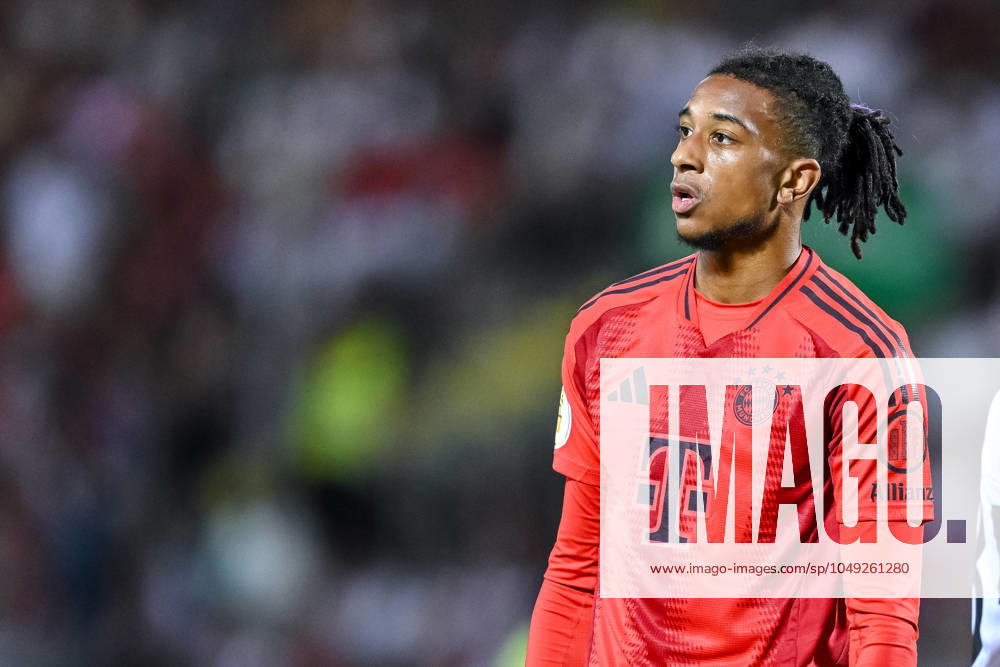 Michael Olise (FC Bayern Muenchen) Schaut waehrend des DFB-Pokal - erstrunden Spiels zwischen dem SSV Ulm 1846 Fussball und FC Bayern München im Donaustadion am 16. August 2024 in Ulm, Deutschland. (Foto von Harry Langer DeFodi Images) +++ Michael Olise (FC Bayern Muenchen) Looks on during the DFB-Pokal - First Round match between SSV Ulm 1846 Fussball and FC Bayern Muenchen at Donaustadion on August 16, 2024 in Ulm, Germany. (Photo by Harry Langer DeFodi Images) DFB DFL REGULATIONS PROHIBIT ANY USE OF PHOTOGRAPHS AS IMAGE SEQUENCES AND OR QUASI-VIDEO. (Photo by Harry Langer DeFodi Images) DFB DFL REGULATIONS PROHIBIT ANY USE OF PHOTOGRAPHS AS IMAGE SEQUENCES AND OR QUASI-VIDEO. Defodi-541_SSVFCB240816_412
