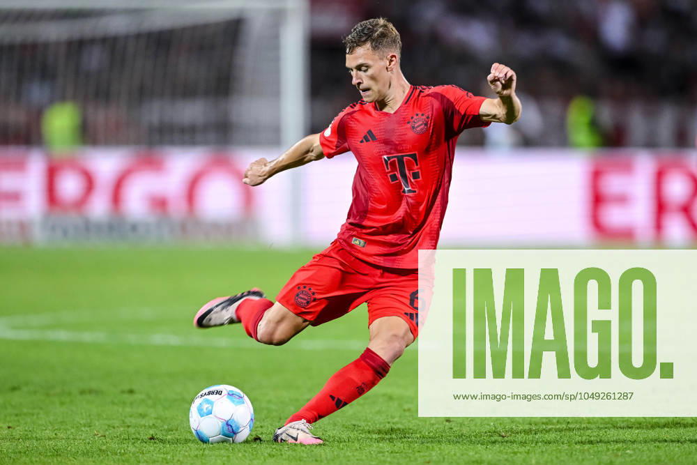 Joshua Kimmich (FC Bayern Muenchen) in Aktion, am Ball, Einzelaktion waehrend des DFB-Pokal - erstrunden Spiels zwischen dem SSV Ulm 1846 Fussball und FC Bayern München im Donaustadion am 16. August 2024 in Ulm, Deutschland. (Foto von Harry Langer DeFodi Images) +++ Joshua Kimmich (FC Bayern Muenchen) controls the Ball during the DFB-Pokal - First Round match between SSV Ulm 1846 Fussball and FC Bayern Muenchen at Donaustadion on August 16, 2024 in Ulm, Germany. (Photo by Harry Langer DeFodi Images) DFB DFL REGULATIONS PROHIBIT ANY USE OF PHOTOGRAPHS AS IMAGE SEQUENCES AND OR QUASI-VIDEO. (Photo by Harry Langer DeFodi Images) DFB DFL REGULATIONS PROHIBIT ANY USE OF PHOTOGRAPHS AS IMAGE SEQUENCES AND OR QUASI-VIDEO. Defodi-541_SSVFCB240816_425