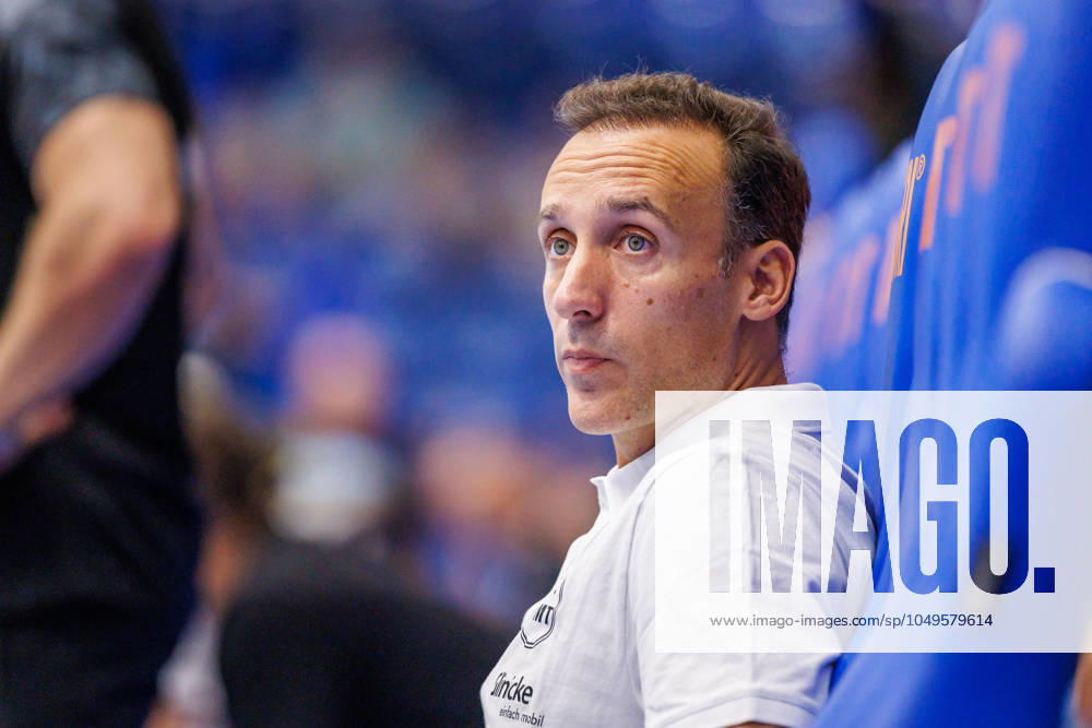 Roberto Garcia Parrondo (MT Melsungen, Trainer) GER, TBV Lemgo Lippe vs. MT Melsungen, Handball, 1. Bundesliga, 1. Spieltag, Spielzeit 2024 2025, 05.09.2024 GER, TBV Lemgo Lippe vs. MT Melsungen, Handball, 1. Bundesliga, 1. Spieltag, Spielzeit 2024 2025, 05.09.2024 Lemgo