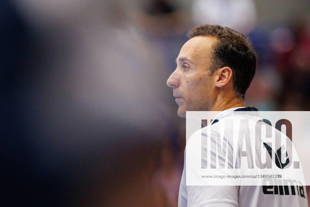 Roberto Garcia Parrondo (MT Melsungen, Trainer) GER, TBV Lemgo Lippe vs. MT Melsungen, Handball, 1. Bundesliga, 1. Spieltag, Spielzeit 2024 2025, 05.09.2024 GER, TBV Lemgo Lippe vs. MT Melsungen, Handball, 1. Bundesliga, 1. Spieltag, Spielzeit 2024 2025, 05.09.2024 Lemgo