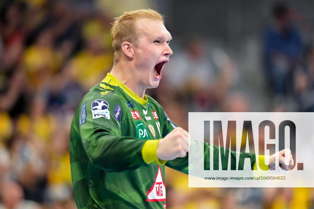 David Späth (Torwart, RNL, 29), Einzelbild, Einzelfoto, Aktion, Action, Jubel, jubeln, jubelt, celebration, Freude, freuen, freut sich, zuversichtlich, optimistisch, positiv, Spielszene, Action, Aktion, 05.09.2024, Mannheim (Deutschland), Handball, Bundesliga, Rhein-Neckar Löwen - THW Kiel