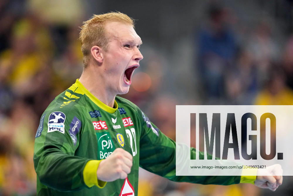 David Späth (Torwart, RNL, 29), Spieler der Rhein-Neckar-Löwen, Einzelbild, Einzelfoto, Aktion, Action, Jubel, jubeln, jubelt, celebration, Freude, freuen, freut sich, zuversichtlich, optimistisch, positiv, Spielszene, 05.09.2024, Mannheim (Deutschland), Handball, Bundesliga, Rhein-Neckar Löwen - THW Kiel