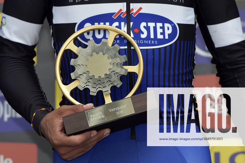 Paris-Tours 2016 cycling race TOURS, FRANCE - OCTOBER 9 : illustration picture of the trophy for the winner GAVIRIA RENDON Fernando (COL) Rider of ETIXX - QUICK STEP during the podium ceremony of the 110th edition of the Paris-Tours cycling race with start in Dreux and finish in Tours on October 09, 2016 in Tours, France, 9 10 2016 TOURS FRANCE