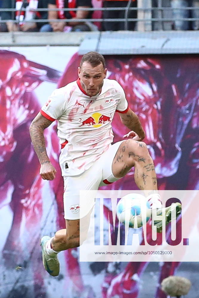Fussball 1. Bundesliga, RB Leipzig - 1. FC Union Berlin, v.l. David Raum (Leipzig, 22) Freisteller, Einzelbild, Ganzkoerper, single frame Leipzig