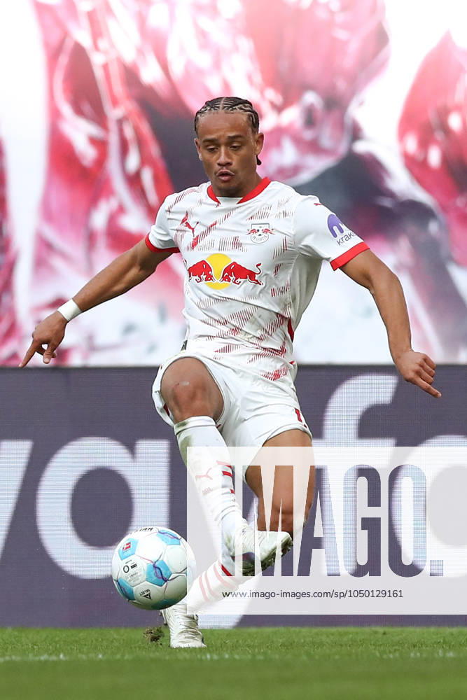 Fussball 1. Bundesliga, RB Leipzig - 1. FC Union Berlin, v.l. Xavi Simons (Leipzig, 10) Freisteller, Einzelbild, Ganzkoerper, single frame Leipzig