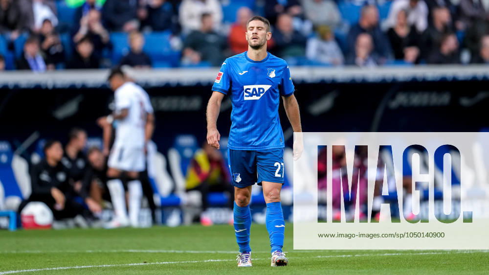 Andrej Kramaric (Hoffenheim, 27), Spieler der TSG 1899 Hoffenheim, enttäuscht schauend, Enttäuschung, Frustration, disappointed, pessimistisch, nach dem Gegentor zum 1:4, Action, Aktion, Spielszene, 14.09.2024, Sinsheim (Deutschland), Fussball, Bundesliga, TSG 1899 Hoffenheim - Bayer 04 Leverkusen, DFB DFL REGULATIONS PROHIBIT ANY USE OF PHOTOGRAPHS AS IMAGE SEQUENCES AND OR QUASI-VIDEO.