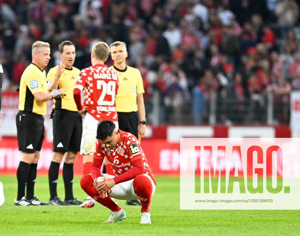 Fussball-Bundesliga - Saison 2024 2025 Mewa-Arena Mainz - 15.09.2024 1. FSV Mainz 05 (mz) - SV Werder Bremen (wb) 1:2 Nadiem AMIRI (1. FSV Mainz 05) ist enttäuscht DFL REGULATIONS PROHIBIT ANY USE OF PHOTOGRAPHS AS IMAGE SEQUENCES AND OR QUASI VIDEO NATIONAL AND INTERNATIONAL NEWS AGENCIES OUT Fussball-Bundesliga - 1. FSV Mainz 05