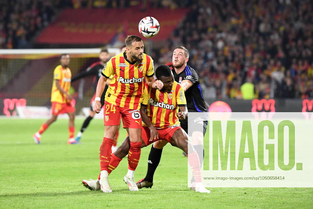 RC Lens v Olympique Lyonnais - Ligue 1 MCDonald s 2024 2025 24 Jonathan GRADIT (rcl) - 15 Hamzat Ojediran (rcl) - 07 Jordan VERETOUT (ol) during the Ligue 1 MCDonald s match between Lens and Lyon at Stade Bollaert-Delelis on September 15, 2024 in Lens, France. Lens France