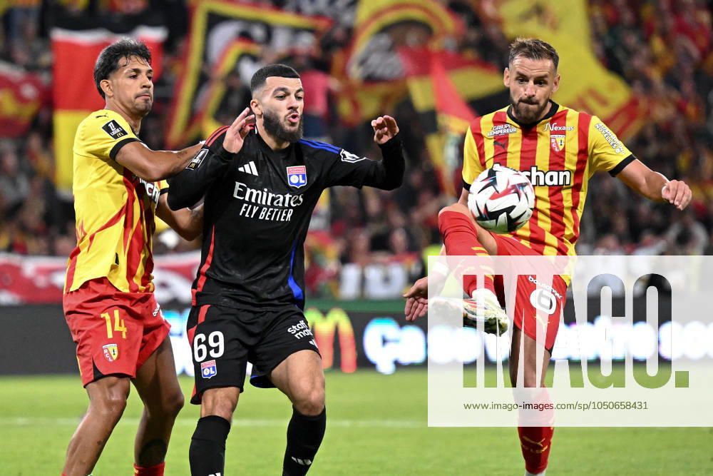 RC Lens v Olympique Lyonnais - Ligue 1 MCDonald s 2024 2025 14 Facundo Axel MEDINA (rcl) - 69 Georges Mikautadze (ol) - 24 Jonathan GRADIT (rcl) during the Ligue 1 MCDonald s match between Lens and Lyon at Stade Bollaert-Delelis on September 15, 2024 in Lens, France. Lens France
