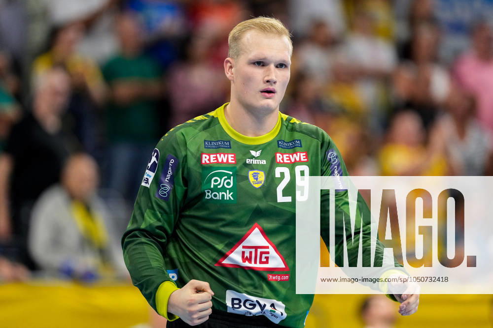 David Späth (Torwart, RNL, 29), Einzelbild, Einzelfoto, Aktion, Action, Jubel, jubeln, jubelt, celebration, Freude, freuen, freut sich, zuversichtlich, optimistisch, positiv, Spielszene, 21.09.2024, Mannheim (Deutschland), Handball, Bundesliga, Rhein-Neckar Löwen - MT Melsungen