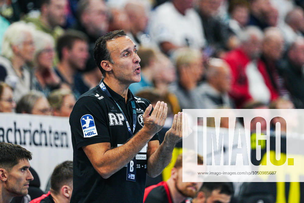 Roberto Garcia Parrondo (MT Melsungen, Trainer) GER, THW Kiel vs. MT Melsungen, Handball, Bundesliga, Spieltag, 4, Saison 2024 2025, 26.09.2024 GER, THW Kiel vs. MT Melsungen, Handball, Bundesliga, Spieltag, 4, Saison 2024 2025, 26.09.2024 Kiel