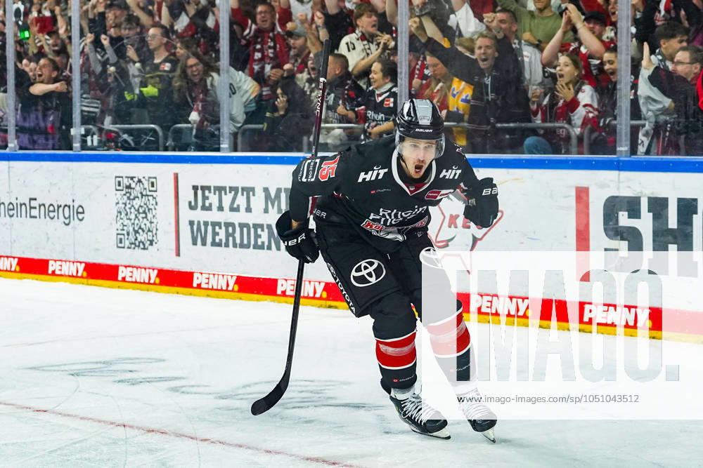 Eishockey Penny-DEL 3.Spieltag Kölner Haie - Nürnberg Ice Tigers am 27.09.2024 in der Lanxess Arena in Köln Louis-Marc Aubry ( Köln ), - bejubelt seinen Treffer zum 5:4 in Unterzahl Gemäß den Vorgaben der DEL Deutsche Eishockey Liga ist die Publikation und Weiterverwertung der Aufnahmen in elektronischen Medien und Endgeräten aller Art während des laufenden Spiels nicht zulässig.