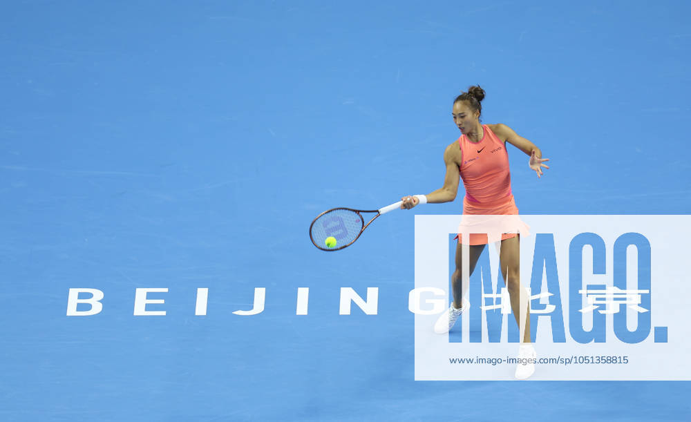 (241002) -- BEIJING, Oct. 2, 2024 -- Zheng Qinwen hits a return during the women s singles round of 16 match between Amanda Anisimova of the United States and Zheng Qinwen of China at the 2024 China Open tennis tournament in Beijing, China, Oct. 2, 2024. (Photo by Xinhua) (SP)CHINA-BEIJING-TENNIS-CHINA OPEN-WOMEN S SINGLES(CN) DuxXinyi