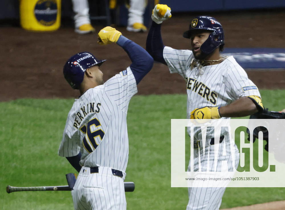 Milwaukee Brewers Jackson Chourio is congratulated by Blake Perkins after hitting a solo home run in the first inning against the New York Mets in game two of the MLB, Baseball Herren, USA National League Wild Card series at American Family Field in Milwaukee, Wisconsin on Wednesday, October 2, 2024. MIL20241002811 TANNENxMAURY