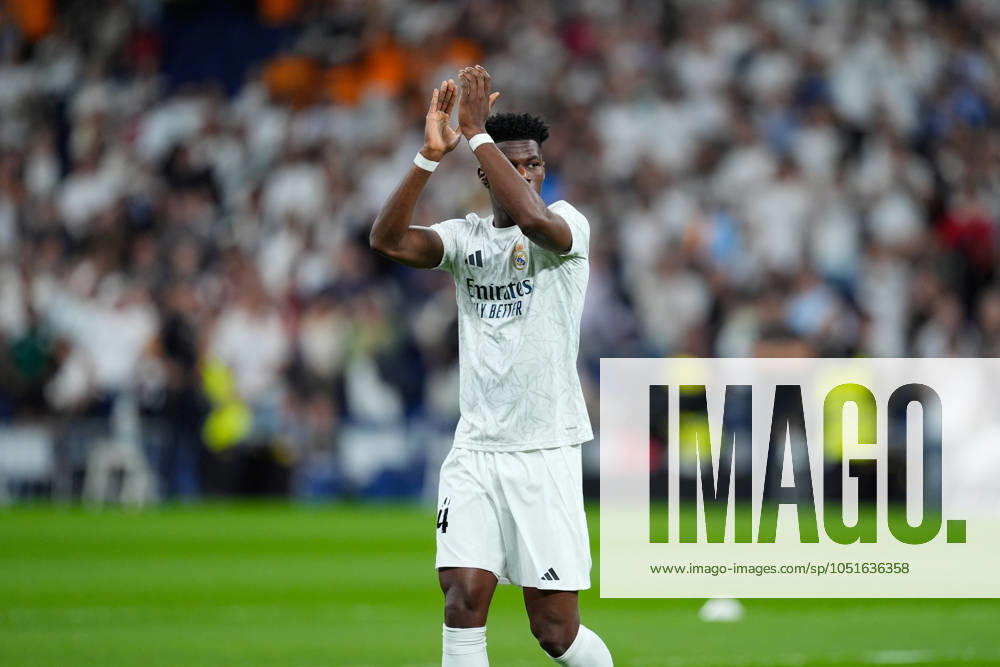 Aurelien Tchouameni of Real Madrid warms up during the Spanish League, LaLiga EA Sports, football match played between Real Madrid and Villarreal CF at Santiago Bernabeu stadium on October 5, 2024, in Madrid, Spain. Madrid SPAIN - ZUMAa181 20241005_zaa_a181_128