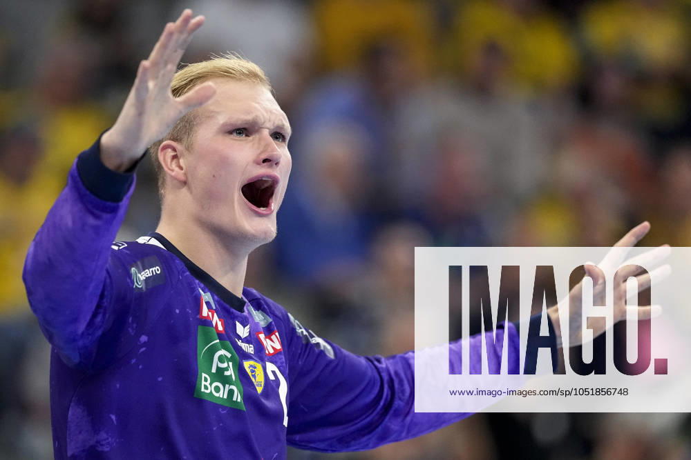 David Späth (Torwart, RNL, 29), Spieler der Rhein-Neckar-Löwen, Einzelbild, Einzelfoto, Aktion, Action, Jubel, jubeln, jubelt, celebration, Freude, freuen, freut sich, zuversichtlich, optimistisch, positiv, Spielszene, 07.10.2024, Mannheim (Deutschland), Handball, Bundesliga, Rhein-Neckar Löwen - Handball Verein Hamburg
