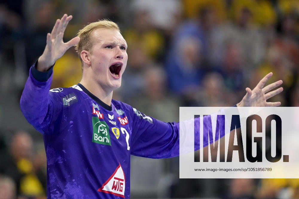 David Späth (Torwart, RNL, 29), Spieler der Rhein-Neckar-Löwen, Einzelbild, Einzelfoto, Aktion, Action, Jubel, jubeln, jubelt, celebration, Freude, freuen, freut sich, zuversichtlich, optimistisch, positiv, Spielszene, 07.10.2024, Mannheim (Deutschland), Handball, Bundesliga, Rhein-Neckar Löwen - Handball Verein Hamburg