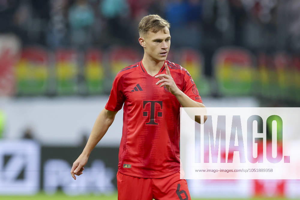 Joshua Kimmich (FC Bayern Muenchen) gestikuliert, Bundesliga, Eintracht Frankfurt v FC Bayern München, Deutsche Bank Park am 06. October 2024 in Frankfurt am Main, Deutschland. (Foto von Marco Steinbrenner DeFodi Images) Joshua Kimmich (FC Bayern Muenchen) gestures, Bundesliga, Eintracht Frankfurt v FC Bayern München, Deutsche Bank Park, October 6, 2024 in Frankfurt am Main, Germany. (Photo by Marco Steinbrenner DeFodi Images) DFL regulations prohibit any use of photographs as image sequences and or quasi-video. Defodi-700_frank_muenchen_202401006_296