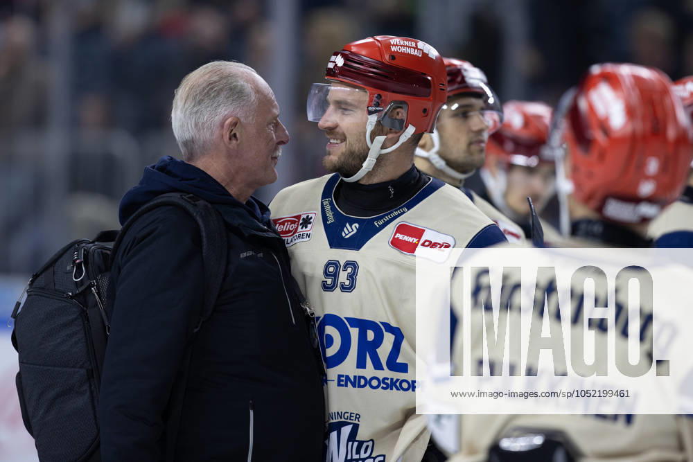 PENNY DEL 1; Kölner Haie - Schwenninger Wild Wings; Köln, 11.10.2024 Sebastian Uvira (Schwenninger Wild Wings, 93); PENNY DEL 1; Kölner Haie - Schwenninger Wild Wings am 11.10.2024 in der Lanxess Arena in Köln (Deutschland).