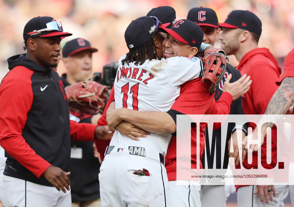 Cleveland Guardians Jose Ramirez celebrates with teammates after the Guardians beat the Detroit Tigers 7-3 in game five of the MLB, Baseball Herren, USA ALDS at Progressive Field in Cleveland on Saturday, October 12, 2024. The Guardians won the best-of-five series 3-2 and advance to the ALCS against the New York Yankees. CLE20241012856 AARONxJOSEFCZYK
