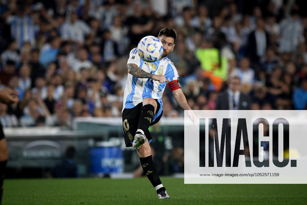Lionel Messi of Argentina seen in action during the match between Argentina and Bolivia as part of FIFA World Cup, WM, Weltmeisterschaft, Fussball 2026 Qualifiers at Estadio Mas Monumental, on October 15 2024 in Buenos Aires, Argentina Buenos Aires Argentina - ZUMAt163 20241015_zsp_t163_011
