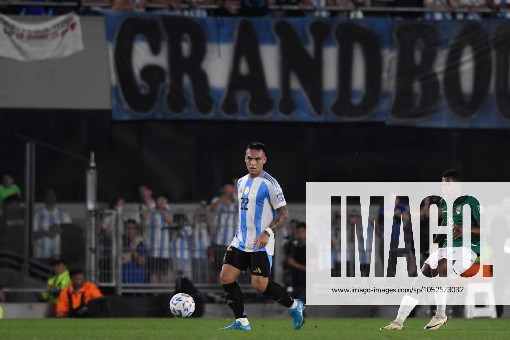 Lautaro Martinez of Argentina controls ball during the FIFA World Cup, WM, Weltmeisterschaft, Fussball 2026 South American Qualifier match between Argentina and Bolivia at Estadio Mas Monumental Antonio Vespucio Liberti on October 15, 2024 in Buenos Aires, Argentina. Photo by D.Halisz SFSI Argentina v Bolivia - FIFA World Cup 2026 Qualifier