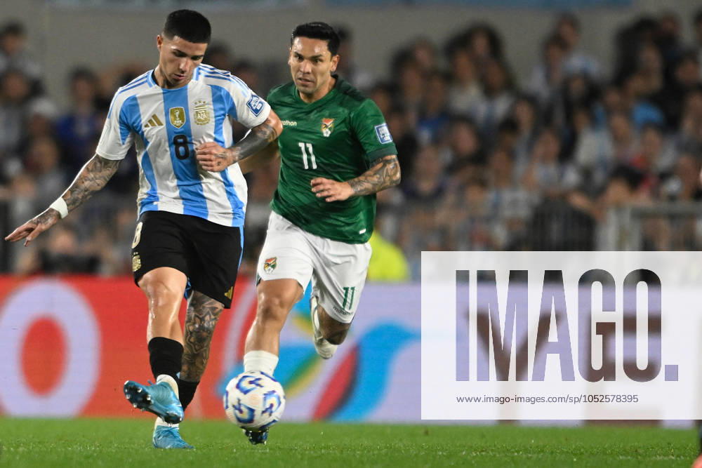 Enzo Fernandez of Argentina and Carmelo Algaranaz of Bolivia during the FIFA World Cup, WM, Weltmeisterschaft, Fussball 2026 South American Qualifier match between Argentina and Bolivia at Estadio Mas Monumental Antonio Vespucio Liberti on October 15, 2024 in Buenos Aires, Argentina. Photo by D.Halisz SFSI Argentina v Bolivia - FIFA World Cup 2026 Qualifier