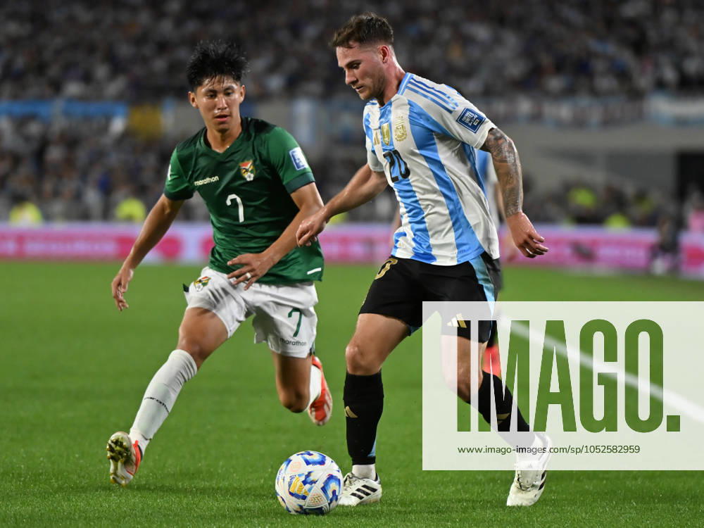 BUENOS AIRES, ARGENTINA - OCTOBER 15:Alexis Mac Allister of Argentina Controls the ball during a match between Argentina Vs Bolivia as part of World Cup 2026 Qualifiers at Estadio Mas Monumental on October 15, 2024 in BuenosAires, Argentina. Buenos Aires Buenos Aires Argentina