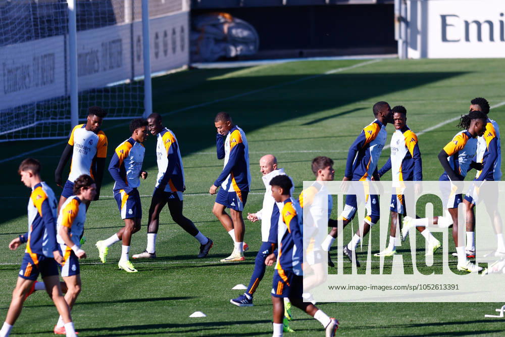 Players of Real Madrid warm up during the training day of Real Madrid ahead the Spanish League, LaLiga EA Sports, football match against Celta de Vigo at Ciudad Deportiva Real Madrid on October 18, 2024, in Valdebebas, Madrid, Spain. Madrid SPAIN - ZUMAa181 20241018_zaa_a181_008