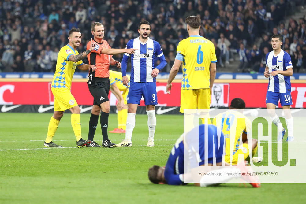 Fussball - 2.Bundesliga, Hertha BSC Berlin - Eintracht Braunschweig, v.l. Elfmeter fuer Hertha BSC Berlin