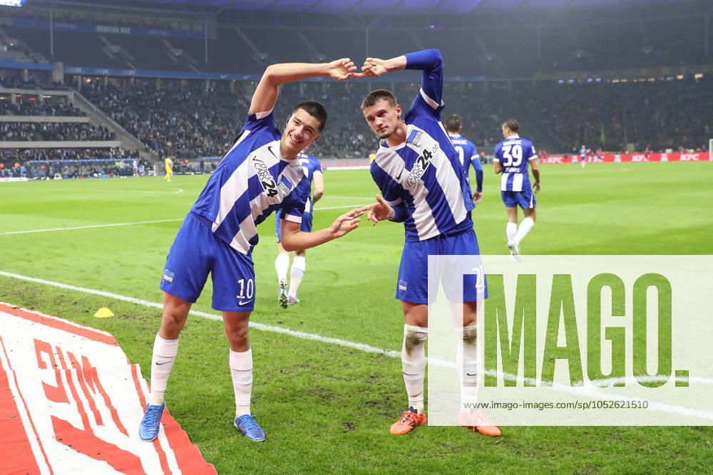 Fussball - 2.Bundesliga, Hertha BSC Berlin - Eintracht Braunschweig, v.l. Jubel nach dem 2:1 durch Ibrahim Maza (Hertha, 10) Berlin