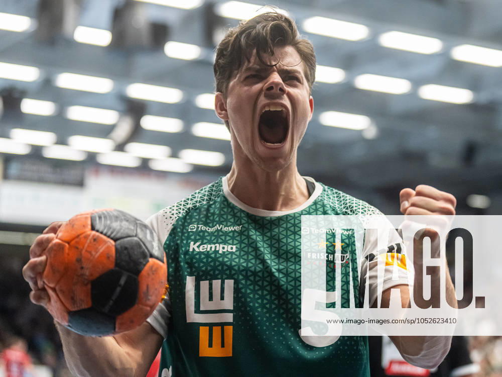 Rutger ten Velde (Frisch Auf Goeppingen, 05) jubelt in die Kamera, Frisch Auf Goeppingen vs. SG BBM Bietigheim, Handball, 1. Bundesliga, Herren, Spielzeit 2024 2025, 18.10.2024, Frisch Auf Goeppingen vs. SG BBM Bietigheim, Handball, 1. Bundesliga, Herren, Spielzeit 2024 2025, 18.10.2024 Goeppingen