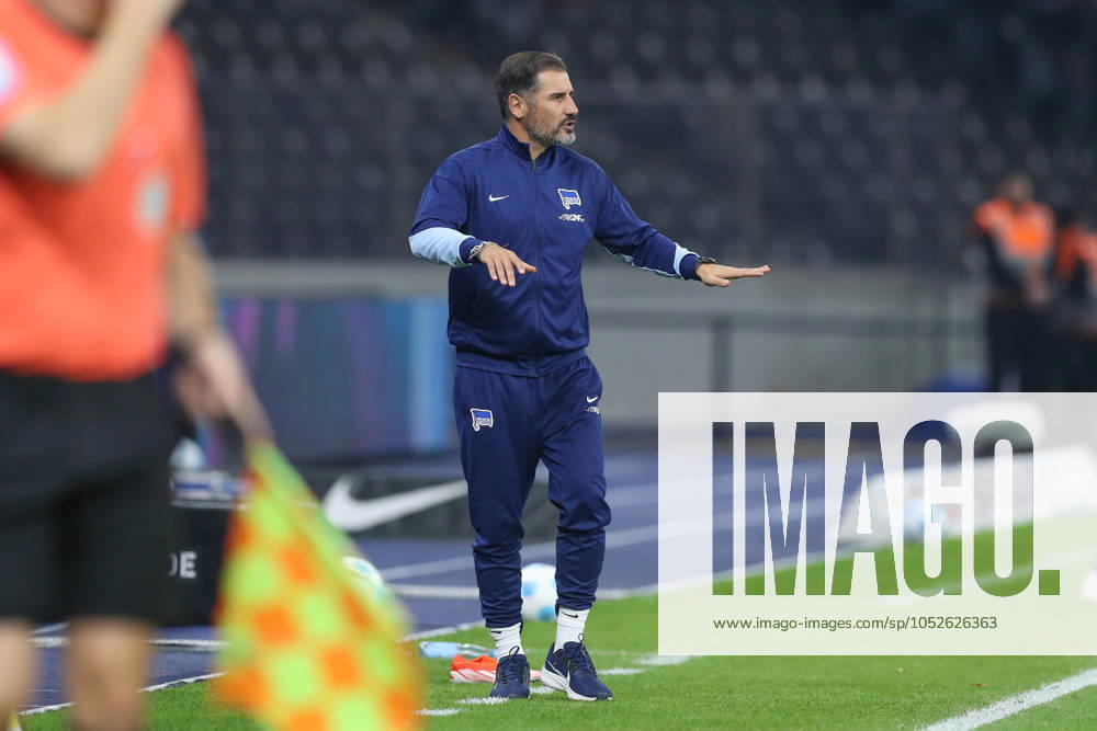 Fussball - 2.Bundesliga, Hertha BSC Berlin - Eintracht Braunschweig, v.l. Cristian Fiel (Hertha, Trainer) Berlin