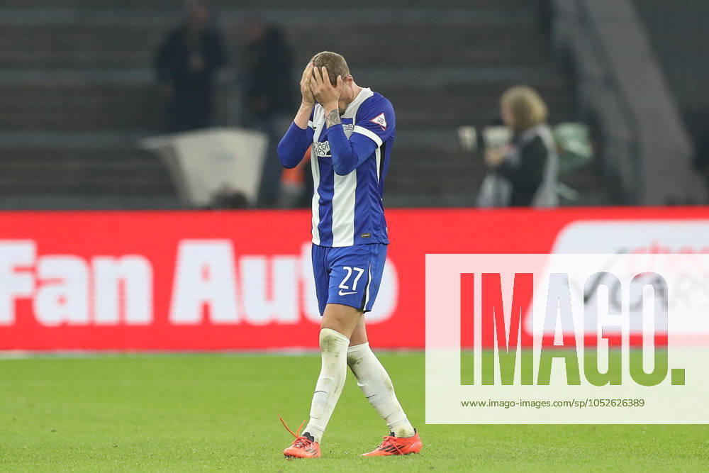 Fussball - 2.Bundesliga, Hertha BSC Berlin - Eintracht Braunschweig, v.l. Michael Cuisance (Hertha, 27) enttaeuscht, schaut enttaeuscht, niedergeschlagen, disappointed Berlin