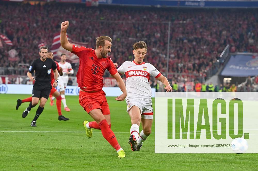 Harry KANE (Bayern Muenchen), Aktion,Zweikampf gegen Anthony ROUAULT (VFB Stuttgart). Fussball 1. Bundesliga Saison 2024 2025, 7.Spieltag, Spieltag07 FC Bayern Muenchen -VfB Stuttgart am 19.10..2024, A L L I A N Z A R E N A.