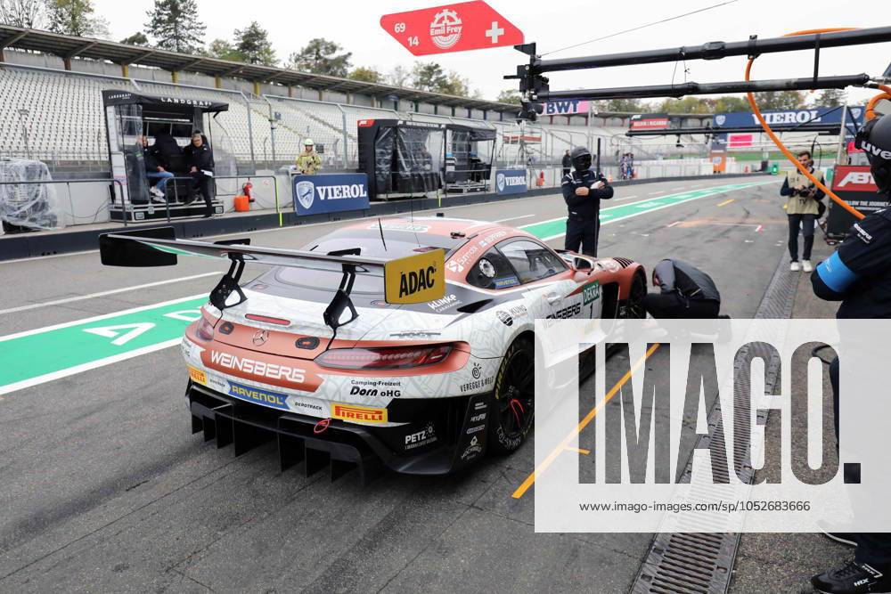 Hockenheim, Deutschland 18.-20. Oktober 2024: ADAC GT Masters Finale - Hockenheimring 2024 Im Bild: Elias Seppaenen(FIN) Tom Kalender(DEU),GT Masters Champions 2024 Hockenheimring Baden Württemberg